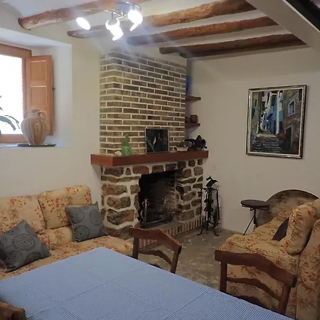 Casa De L'aigua Hostal *